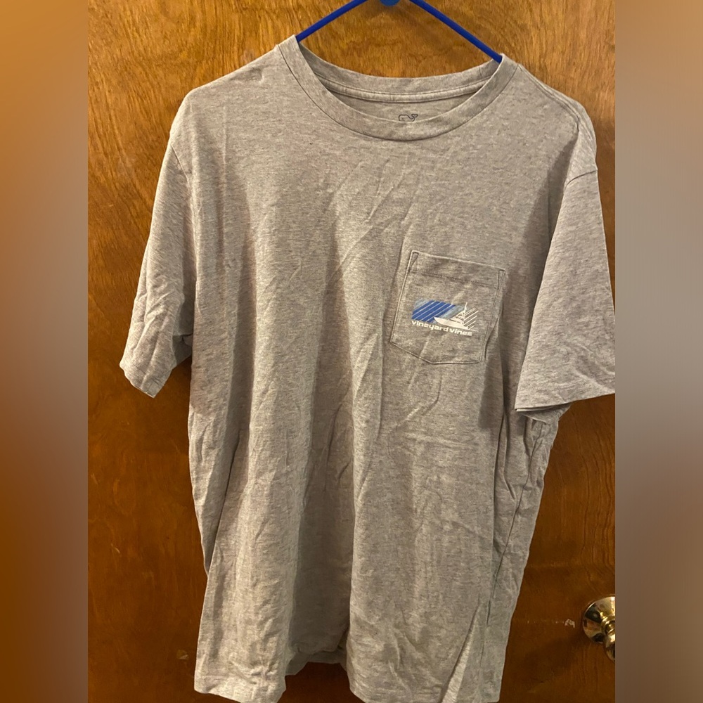 Vineyard vines t-shirt